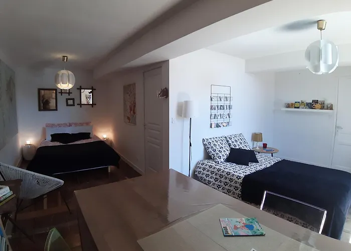 D'hotes Dans Maison De Charme 住宿加早餐酒店 *